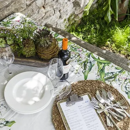 Santa Ana سوانثيس