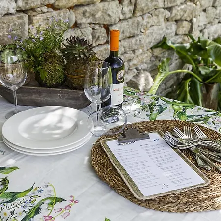 Santa Ana فندق 4*